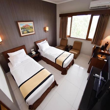 Capital O 874 Hotel Nyland Pasteur 반둥 외부 사진