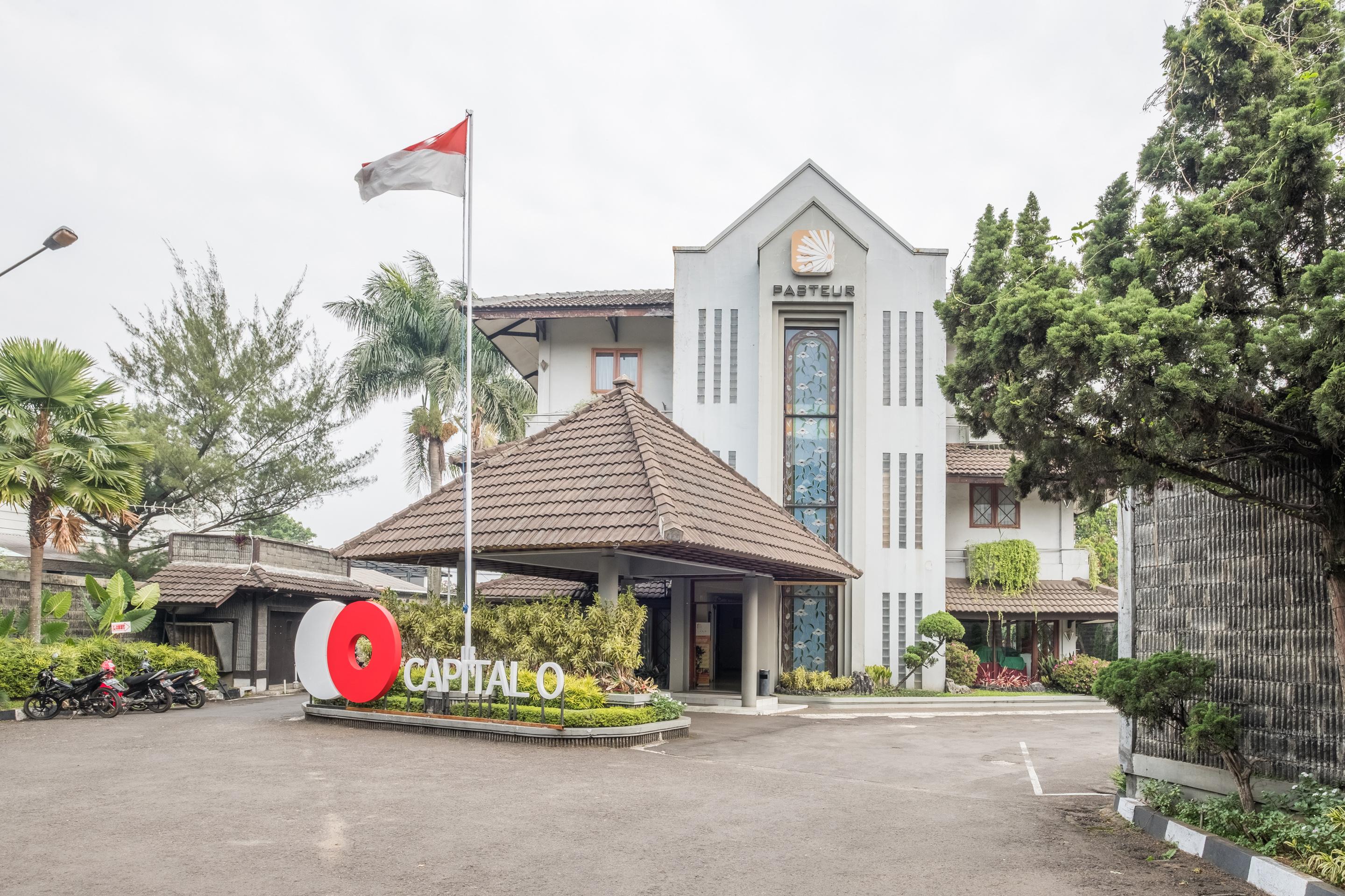 Capital O 874 Hotel Nyland Pasteur 반둥 외부 사진