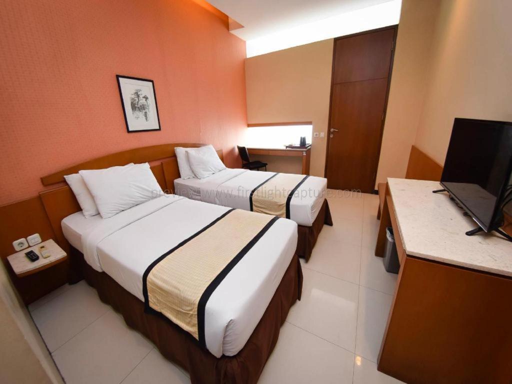 Capital O 874 Hotel Nyland Pasteur 반둥 외부 사진