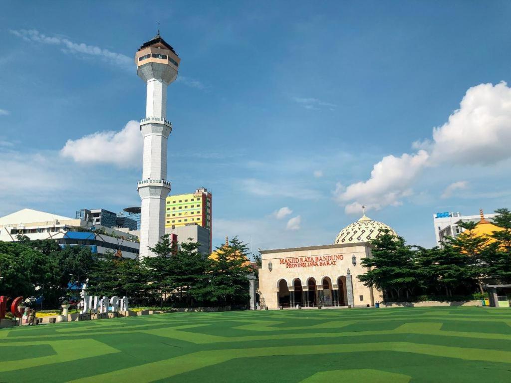 Capital O 874 Hotel Nyland Pasteur 반둥 외부 사진