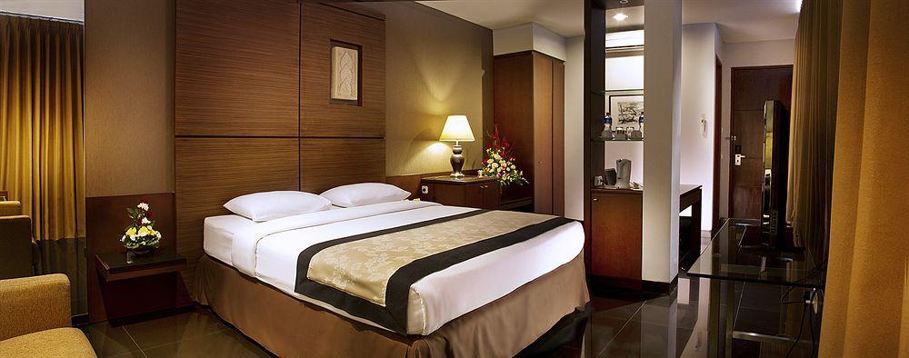 Capital O 874 Hotel Nyland Pasteur 반둥 외부 사진