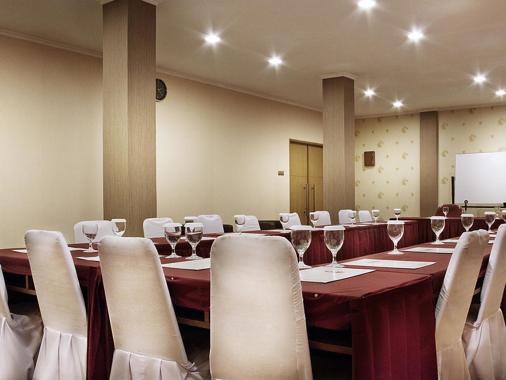 Capital O 874 Hotel Nyland Pasteur 반둥 외부 사진