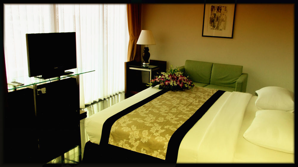 Capital O 874 Hotel Nyland Pasteur 반둥 외부 사진