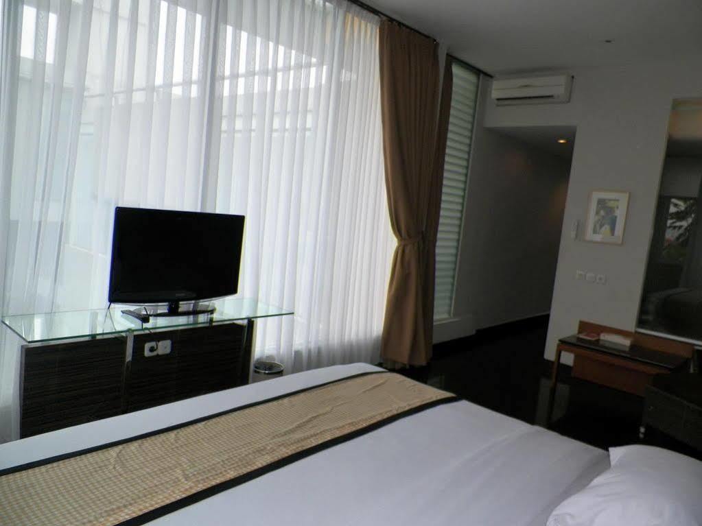 Capital O 874 Hotel Nyland Pasteur 반둥 외부 사진