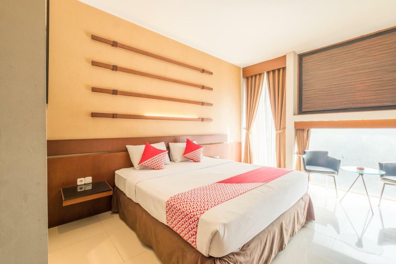 Capital O 874 Hotel Nyland Pasteur 반둥 외부 사진